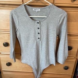 NWOT 3/4 SLEEVE RIBBED BODYSUIT